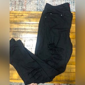 Black shredded jeans with net lining | Size 18